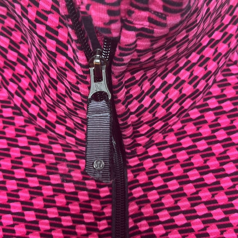 LULULEMON Women's Scuba Pink and Black Jacket,  size 4 - Picture 3 of 6